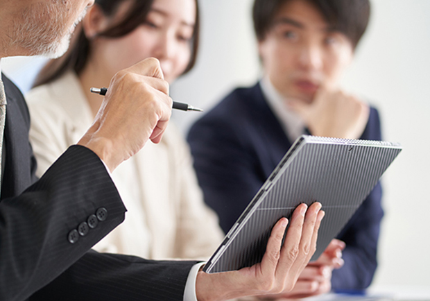 ADP を利用して日々の業務を自動化することで、人事担当者は、より付加価値の高い仕事に集中できるようになります。
